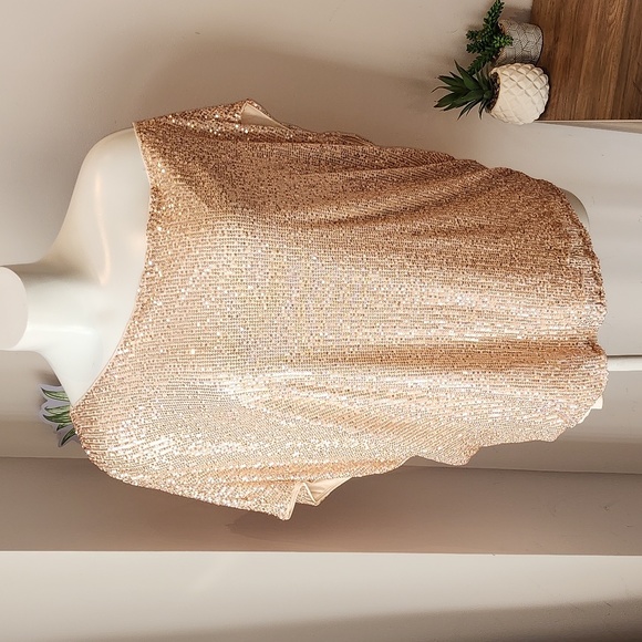 Torrid - Sequin Off The Shoulder Top in Gold - Picture 3 of 14